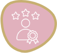 Personne avec médaille et étoiles